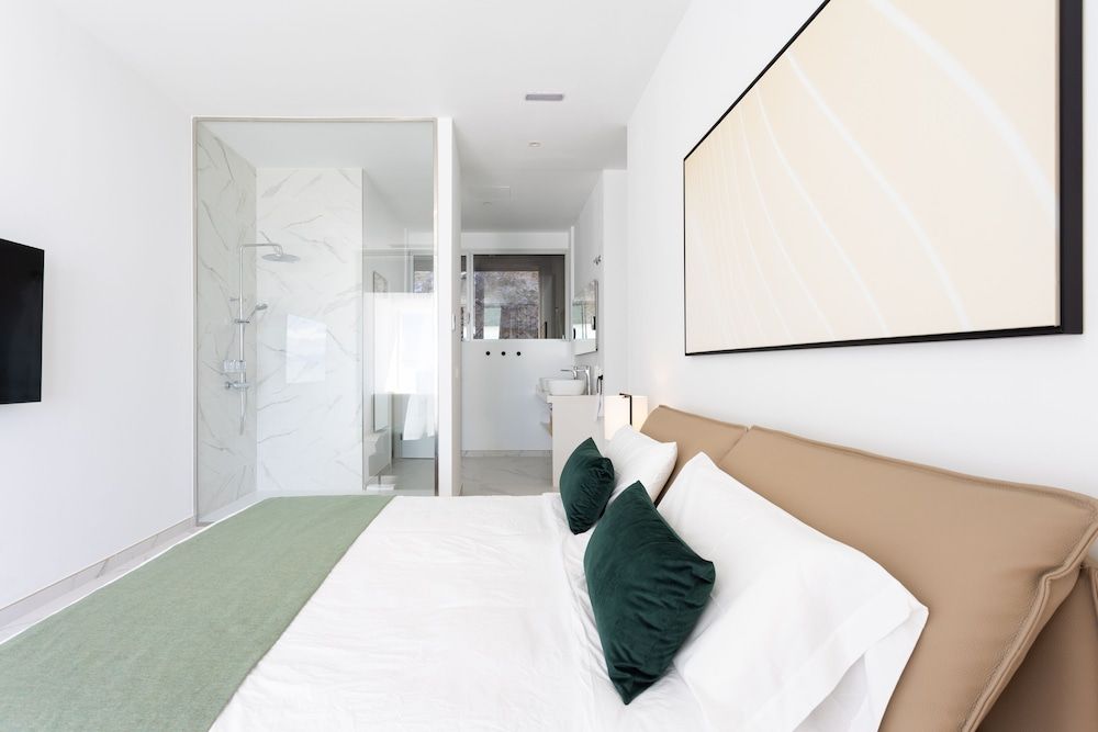Suite, 2 Bedrooms, Private Pool (B4.1)