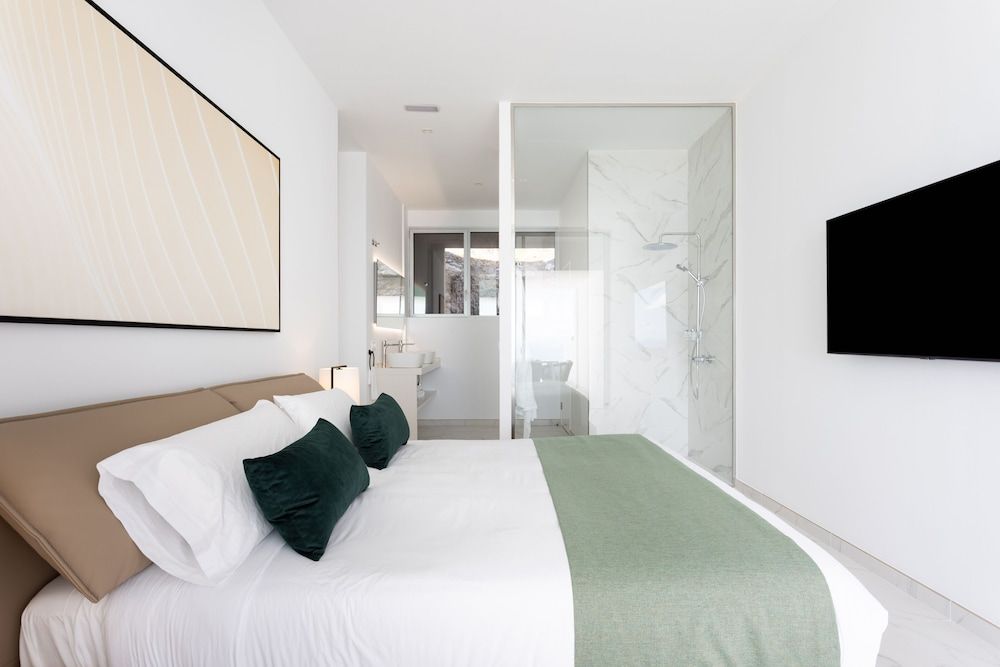 Suite, 2 Bedrooms, Private Pool (A4.2)