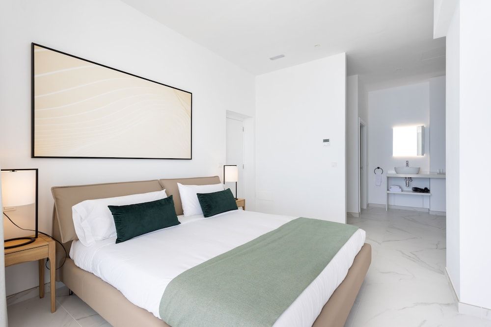 Suite, 2 Bedrooms, Private Pool (B2.1)