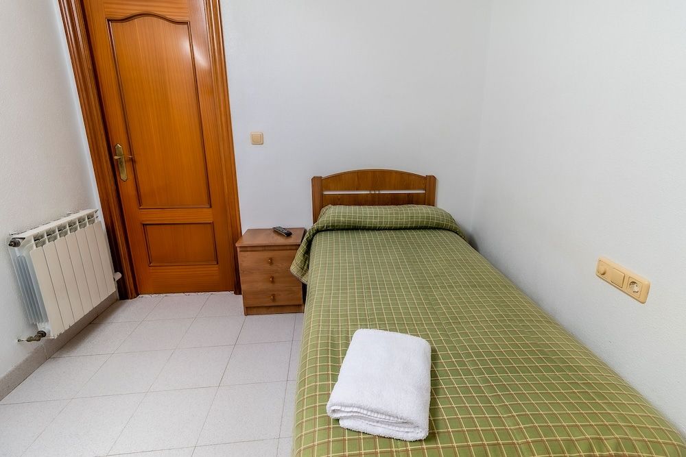 Hostal Restaurante La Buena Villa by Vivere Stays Single Room 5
