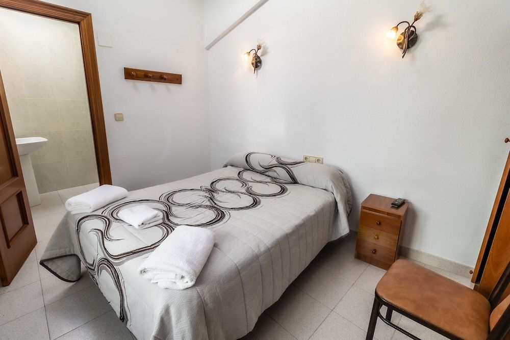 Hostal Restaurante La Buena Villa by Vivere Stays Double or Twin Room 10