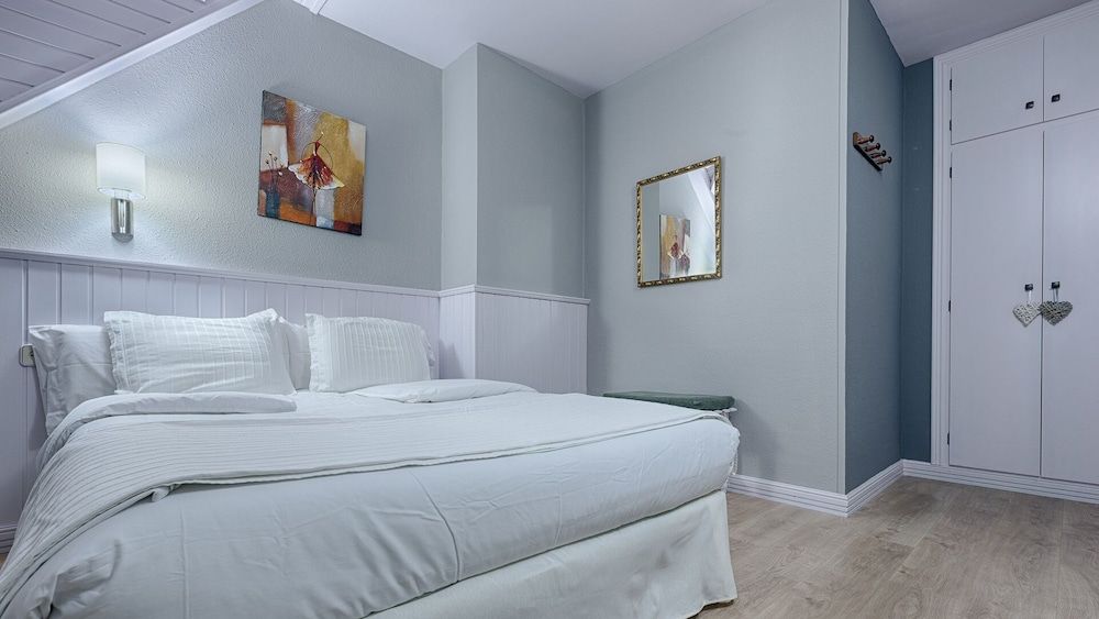 Hotel Ribaeta Family Quadruple Room 2