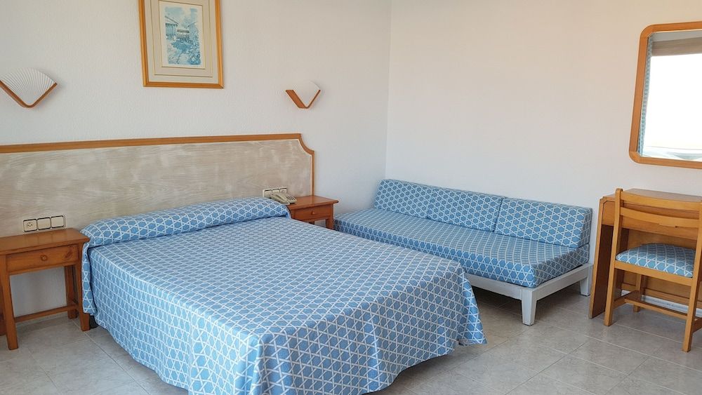 Studio, Balcony (2 adults + 1 child)