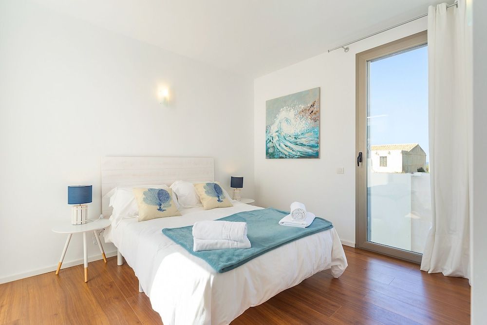House, 3 Bedrooms, Terrace, Sea View
