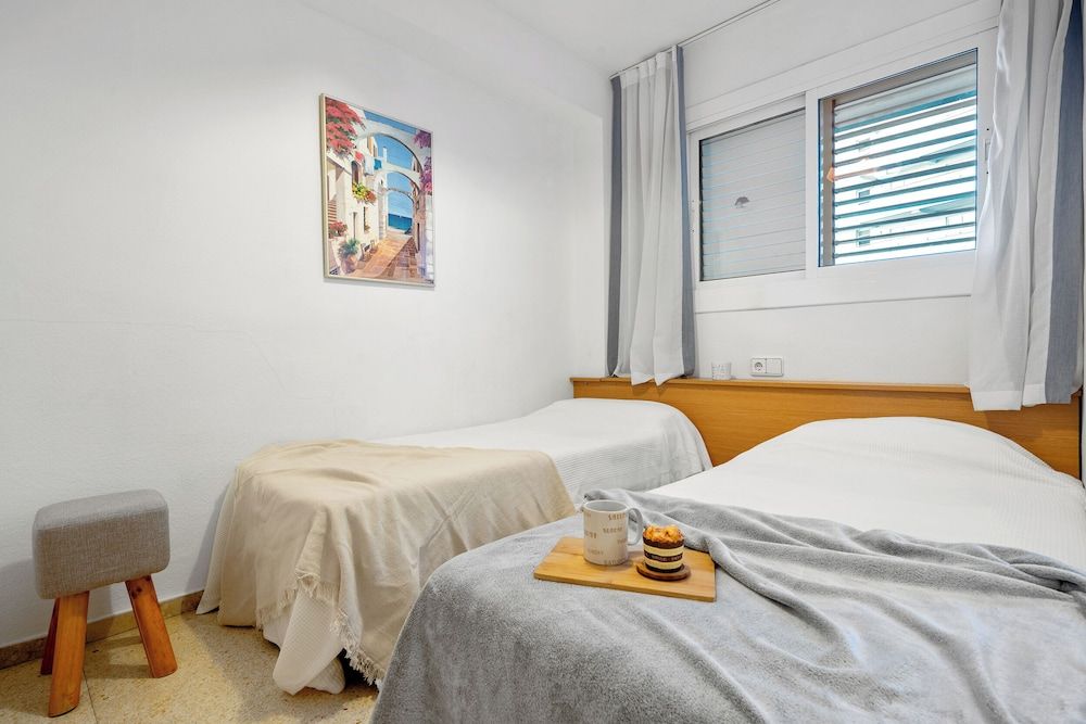 Deluxe Apartment, 3 Bedrooms, Sea View (4 pax)