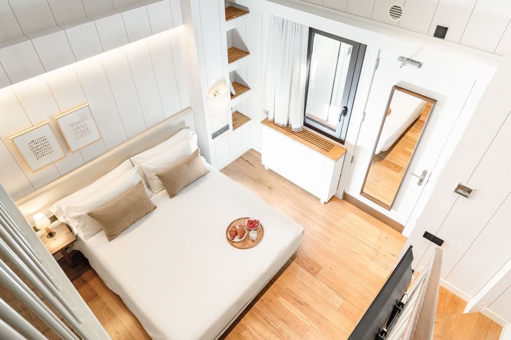 Casa Bella Gracia by Aspasios Studio Suite 5