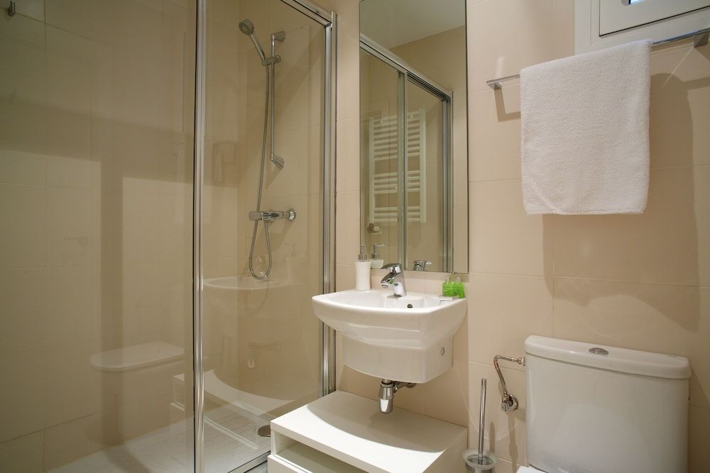 Superior Two-Bedroom Apartment with Balcony B (Two Bathrooms)