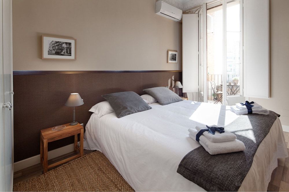 undefined Habitat Apartments Eixample Balconies 3