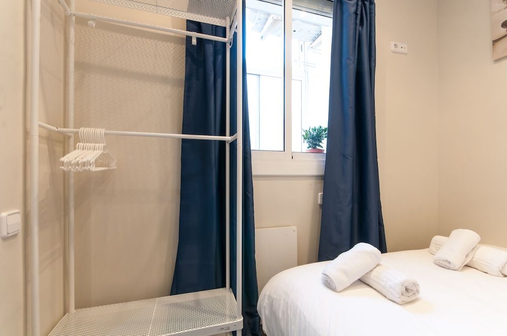 undefined Lovely and Central 4 BR Apartment 7