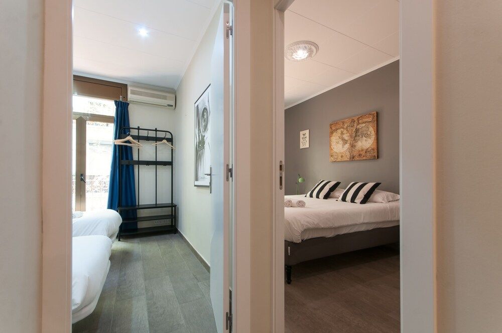 undefined Lovely and Central 4 BR Apartment 8