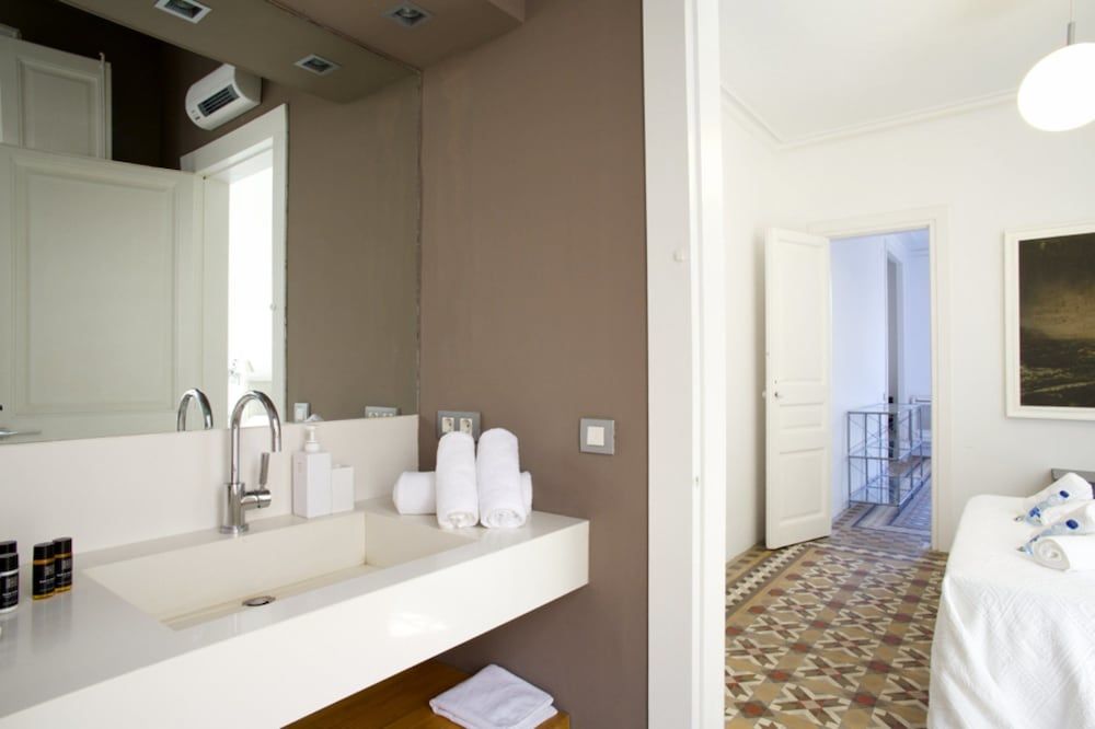 BarcelonaForRent The Claris Suites Basic Room, 2 Bedrooms, Balcony 16