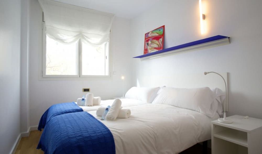 BarcelonaForRent Vila Olimpica Beach Apartment, 3 Bedrooms, Pool Access 4