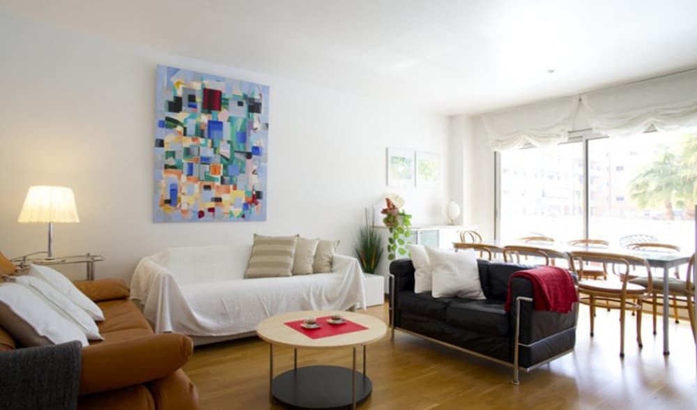 BarcelonaForRent Vila Olimpica Beach Apartment, 3 Bedrooms, Pool Access 12