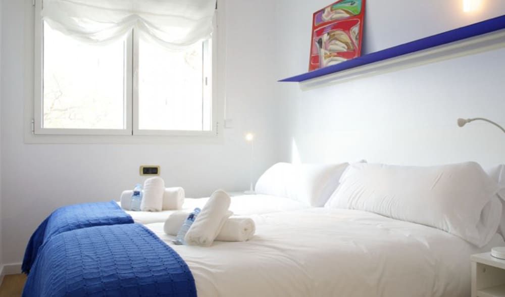 BarcelonaForRent Vila Olimpica Beach Apartment, 3 Bedrooms, Pool Access 5