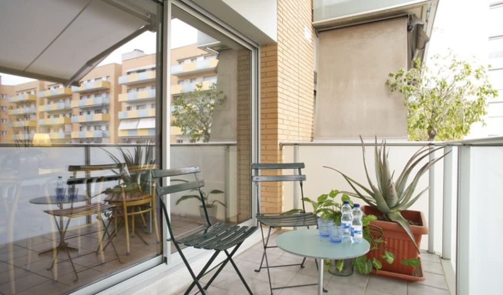 BarcelonaForRent Vila Olimpica Beach Apartment, 3 Bedrooms, Pool Access 17