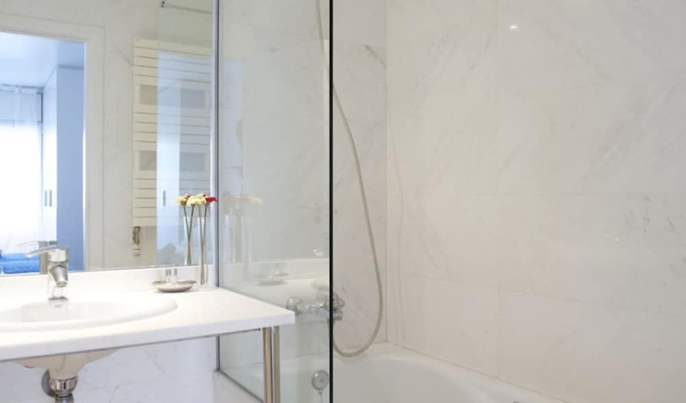 BarcelonaForRent Vila Olimpica Beach Apartment, 3 Bedrooms, Pool Access 19