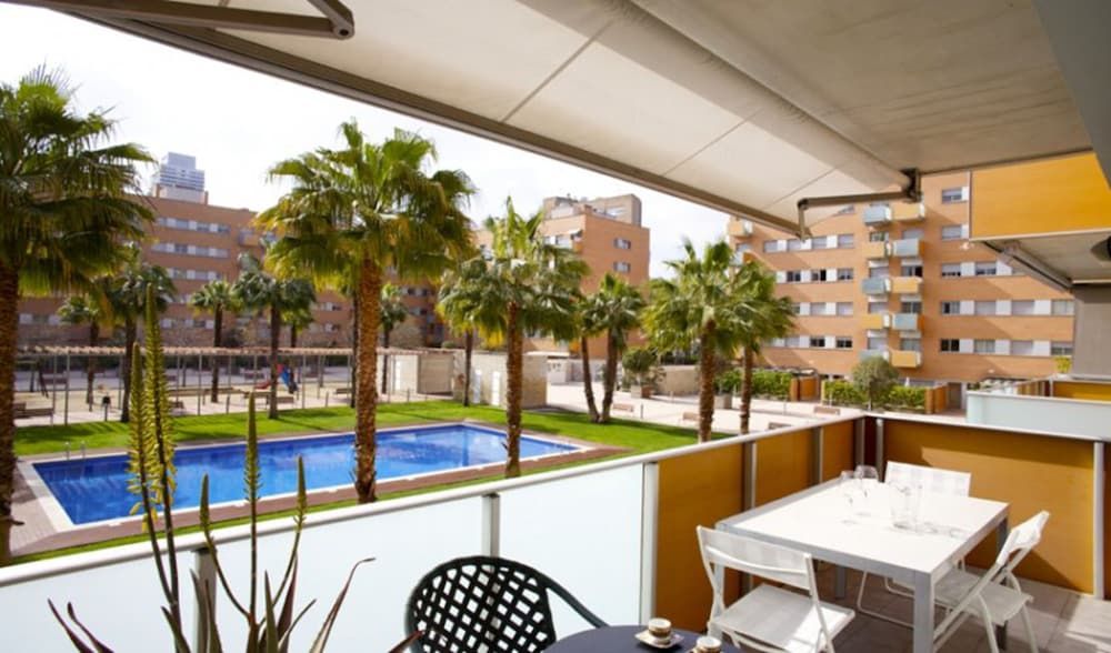 BarcelonaForRent Vila Olimpica Beach Apartment, 3 Bedrooms, Pool Access 2