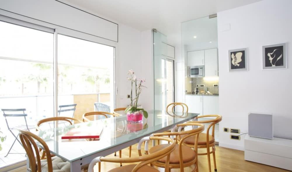 BarcelonaForRent Vila Olimpica Beach Apartment, 3 Bedrooms, Pool Access 11