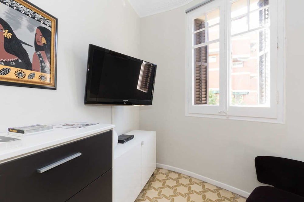 undefined Design Guestroom Barcelona Arc de Triomf 8