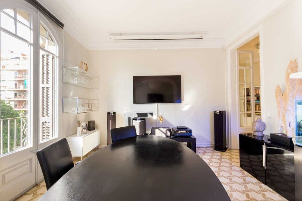 undefined Design Guestroom Barcelona Arc de Triomf 7