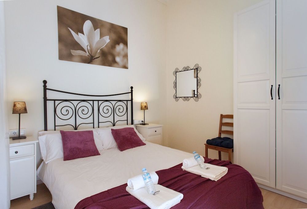 undefined BarcelonaForRent The Living Apartment 2