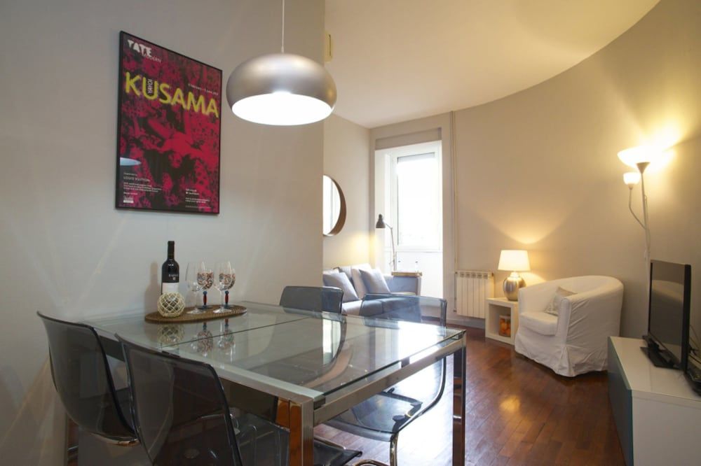 BarcelonaForRent The Gaudi Suites Basic Apartment, 1 Bedroom, Private Bathroom 9