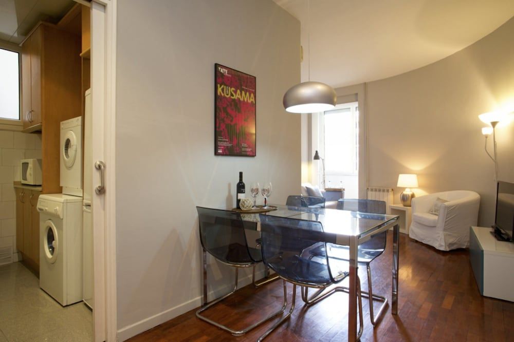 BarcelonaForRent The Gaudi Suites Basic Apartment, 1 Bedroom, Private Bathroom 10