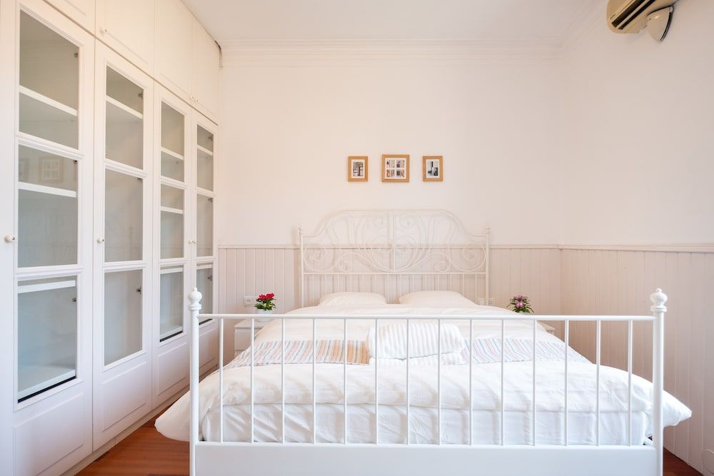 Stunning 4BR Apart in Sagrada Familia Apartment, 4 Bedrooms 2