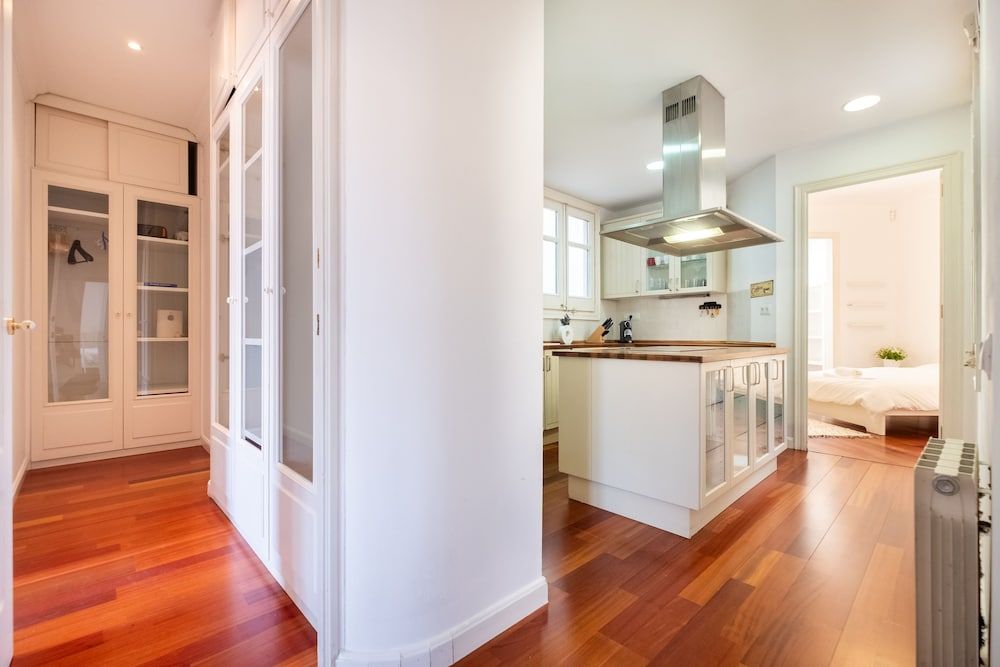 undefined Stunning 4BR Apart in Sagrada Familia 3