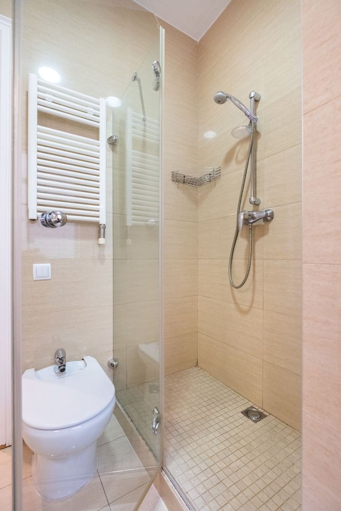 Stunning 4BR Apart in Sagrada Familia Apartment, 4 Bedrooms 18