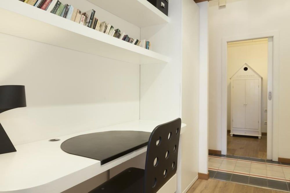 undefined Akira Flats Roger de Flor Chic apartment 9