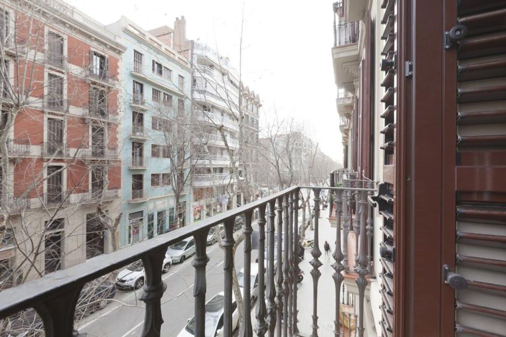 Akira Flats Roger de Flor Chic apartment Apartment, 3 Bedrooms, Terrace 6