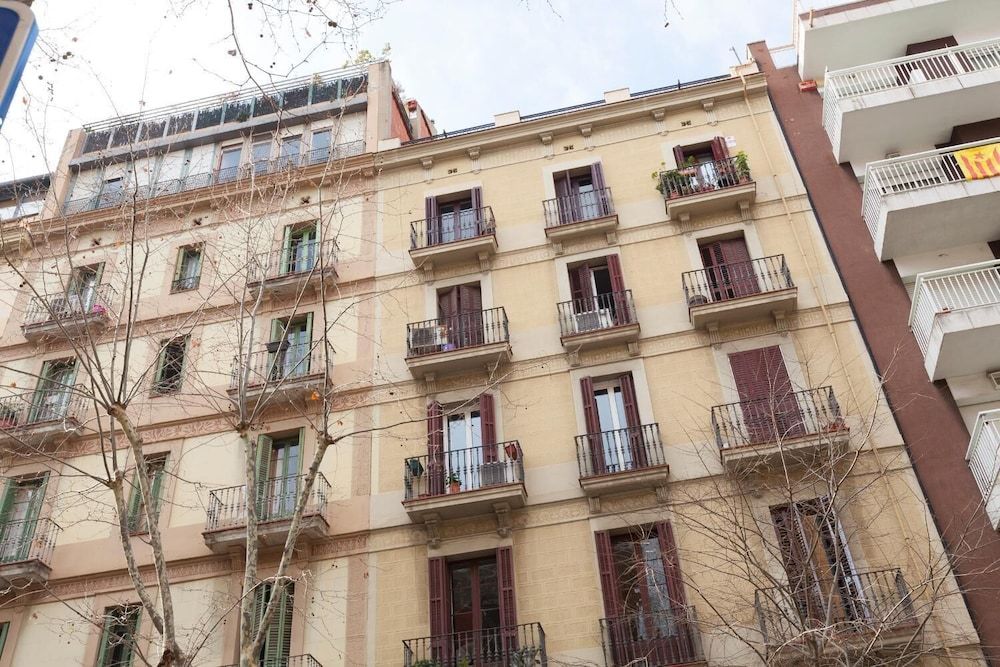 undefined Akira Flats Roger de Flor Chic apartment 2