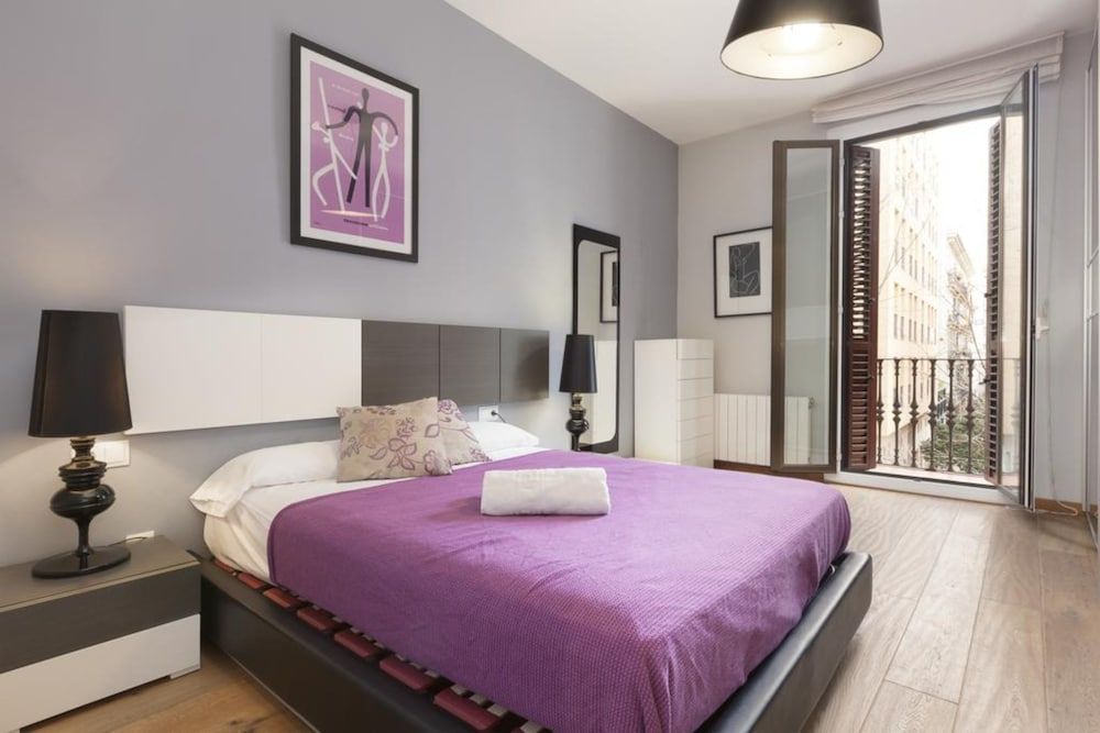 Akira Flats Roger de Flor Chic apartment Apartment, 3 Bedrooms, Terrace 5