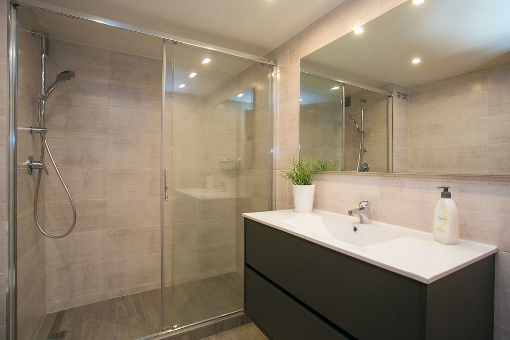 Apartment With Large And Private Terrace Apartment, 3 Bedrooms 40