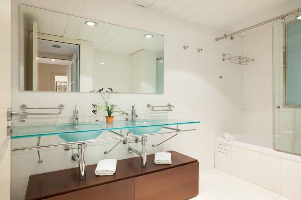 Akira Flats Plaza Catalunya Apartment, 3 Bedrooms, Balcony 10