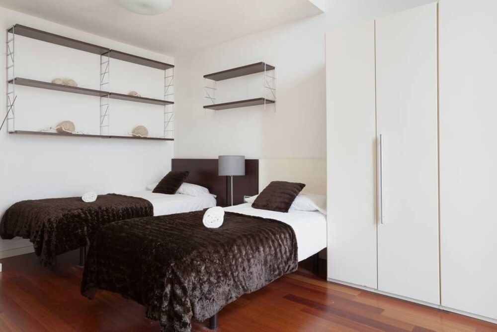 undefined Akira Flats Plaza Catalunya 3