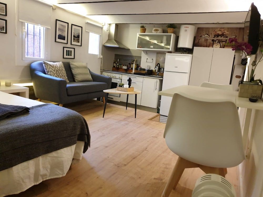 New Studio Just Renovated Center BCN Studio, 1 Double Bed 12