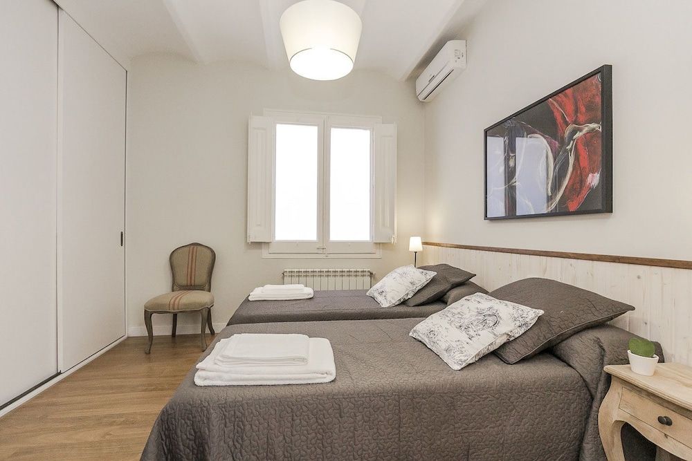 undefined BCN Pau Claris Rocamora Apartments 4