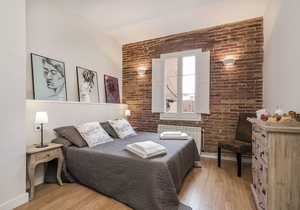 undefined BCN Pau Claris Rocamora Apartments 8