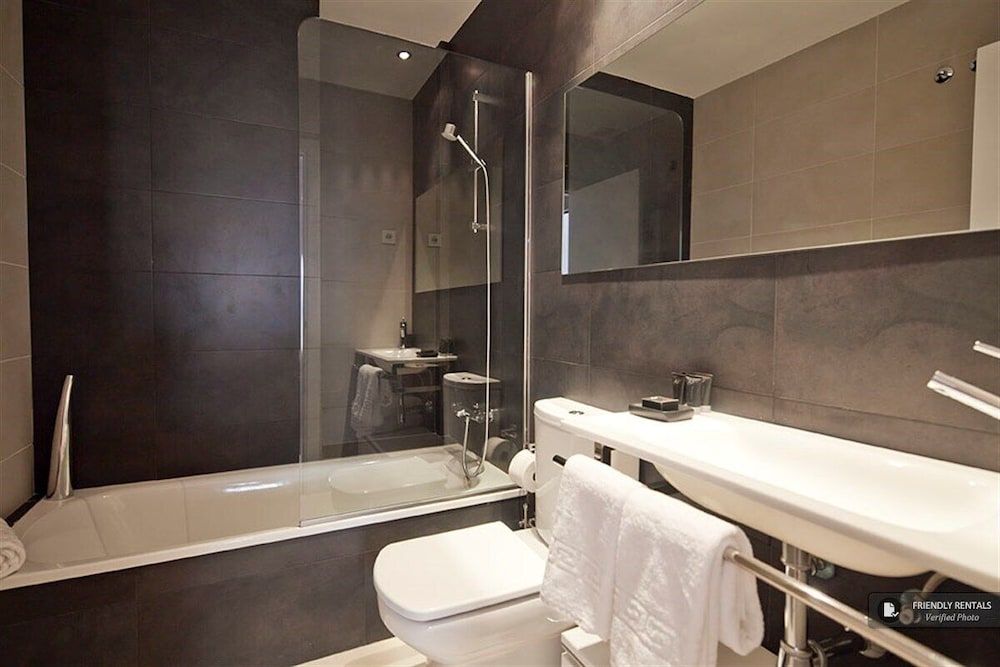 Modern and Chic Apartments in Gracia Family Apartment 11