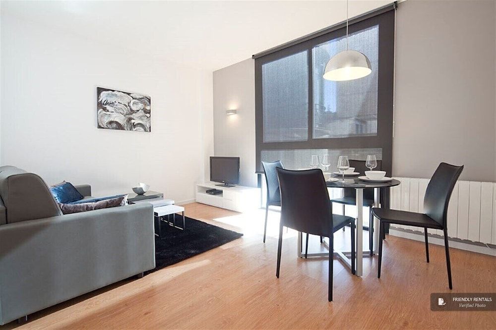 Modern and Chic Apartments in Gracia Comfort Apartment 4
