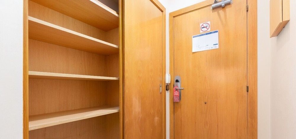 Hospedium Apartamentos DV Business Apartment 4