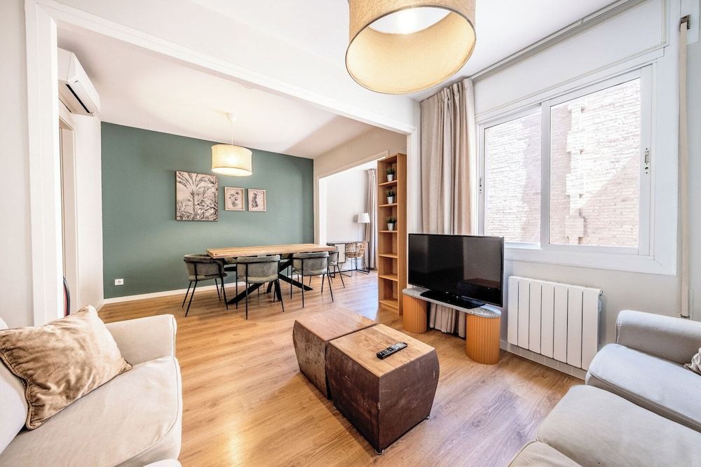 AinB Barcelona Sants Apartments Apartment, 3 Bedrooms, 2 Bathrooms 25