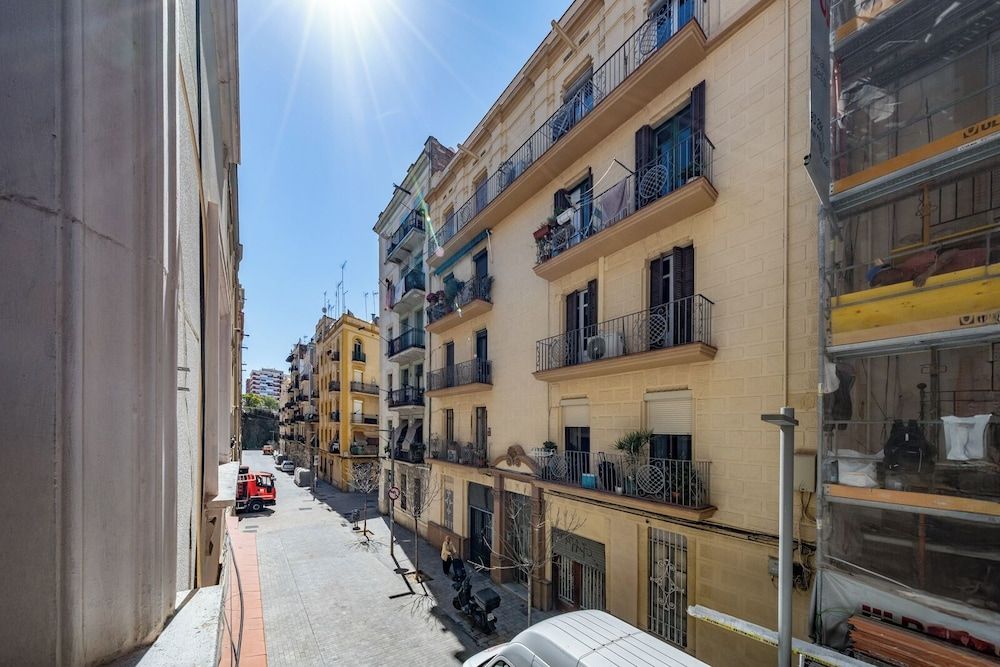 AinB Barcelona Sants Apartments Apartment, 3 Bedrooms, 2 Bathrooms 12