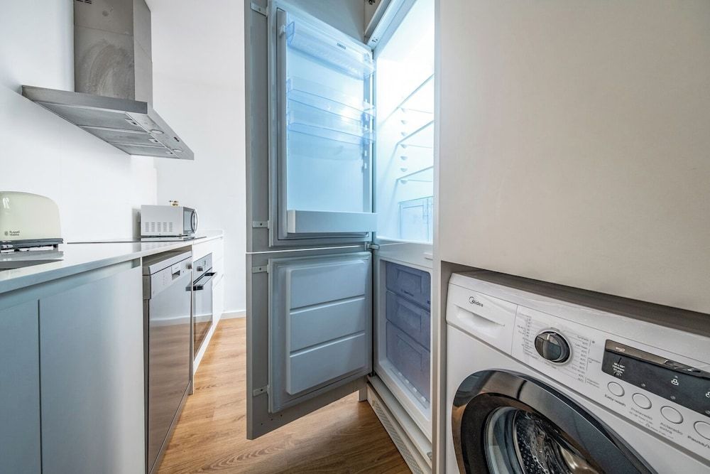 AinB Barcelona Sants Apartments Apartment, 3 Bedrooms, 2 Bathrooms 14