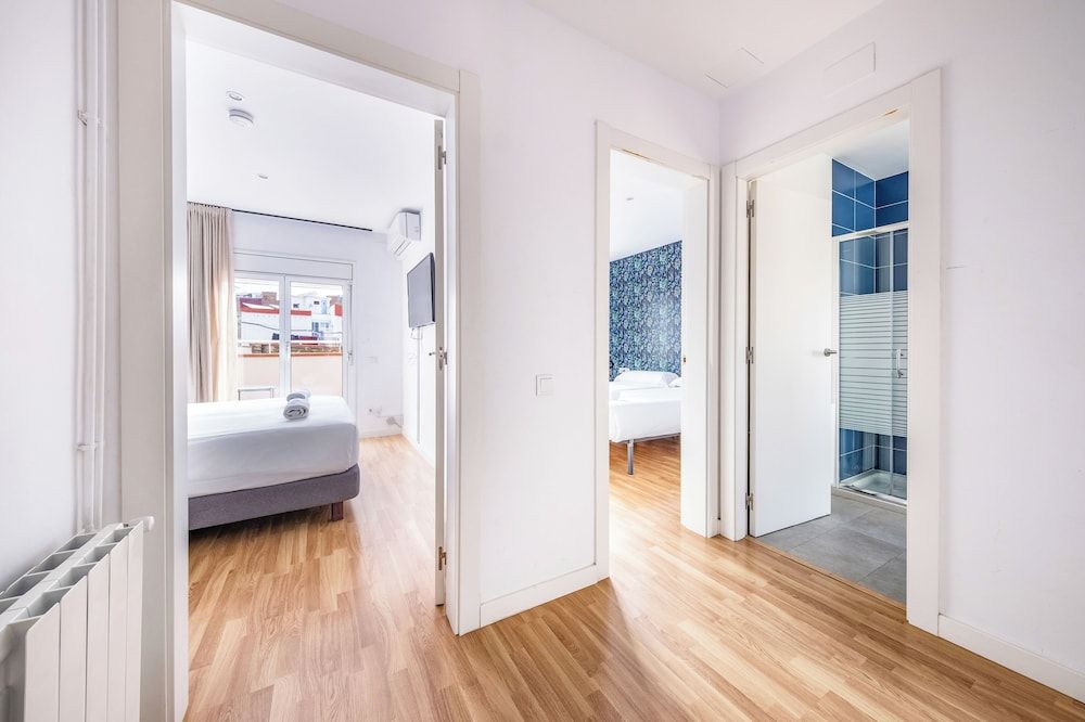 AinB Barcelona Sants Apartments Deluxe Penthouse, 2 Bedrooms, Terrace, City View 13