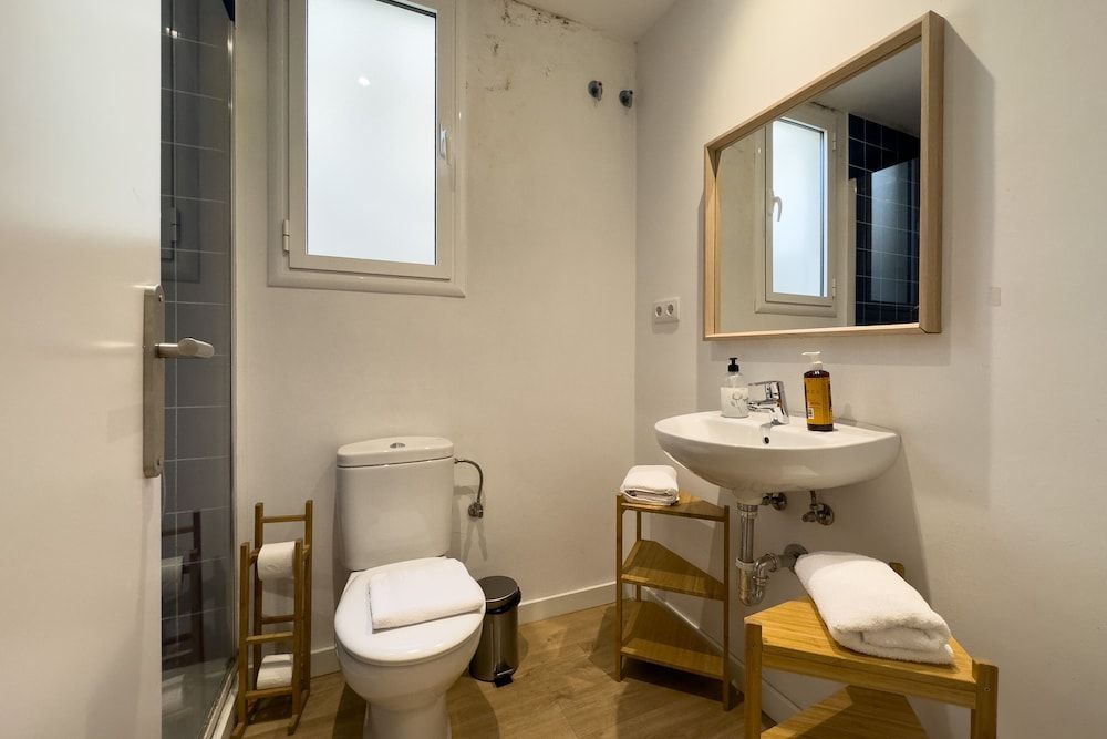 AinB Barcelona Sants Apartments Family Apartment, 4 Bedrooms, 2 Bathrooms 5