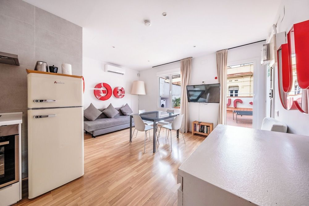 AinB Barcelona Sants Apartments Deluxe Penthouse, 2 Bedrooms, Terrace, City View 14