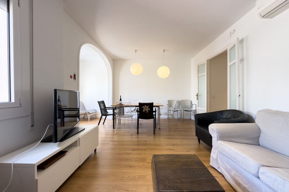 AinB Barcelona Sants Apartments Family Apartment, 4 Bedrooms, 2 Bathrooms 12